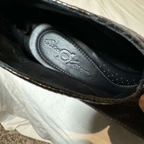 Born 👑 Crown back zip Heels - Picture 7 of 12